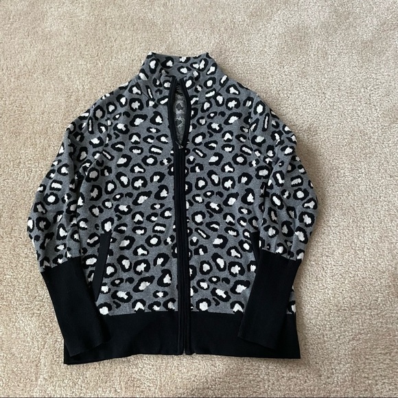 EUC Women’s Rachel Zoe Animal Print Zip-Up Sweater! - Picture 1 of 9